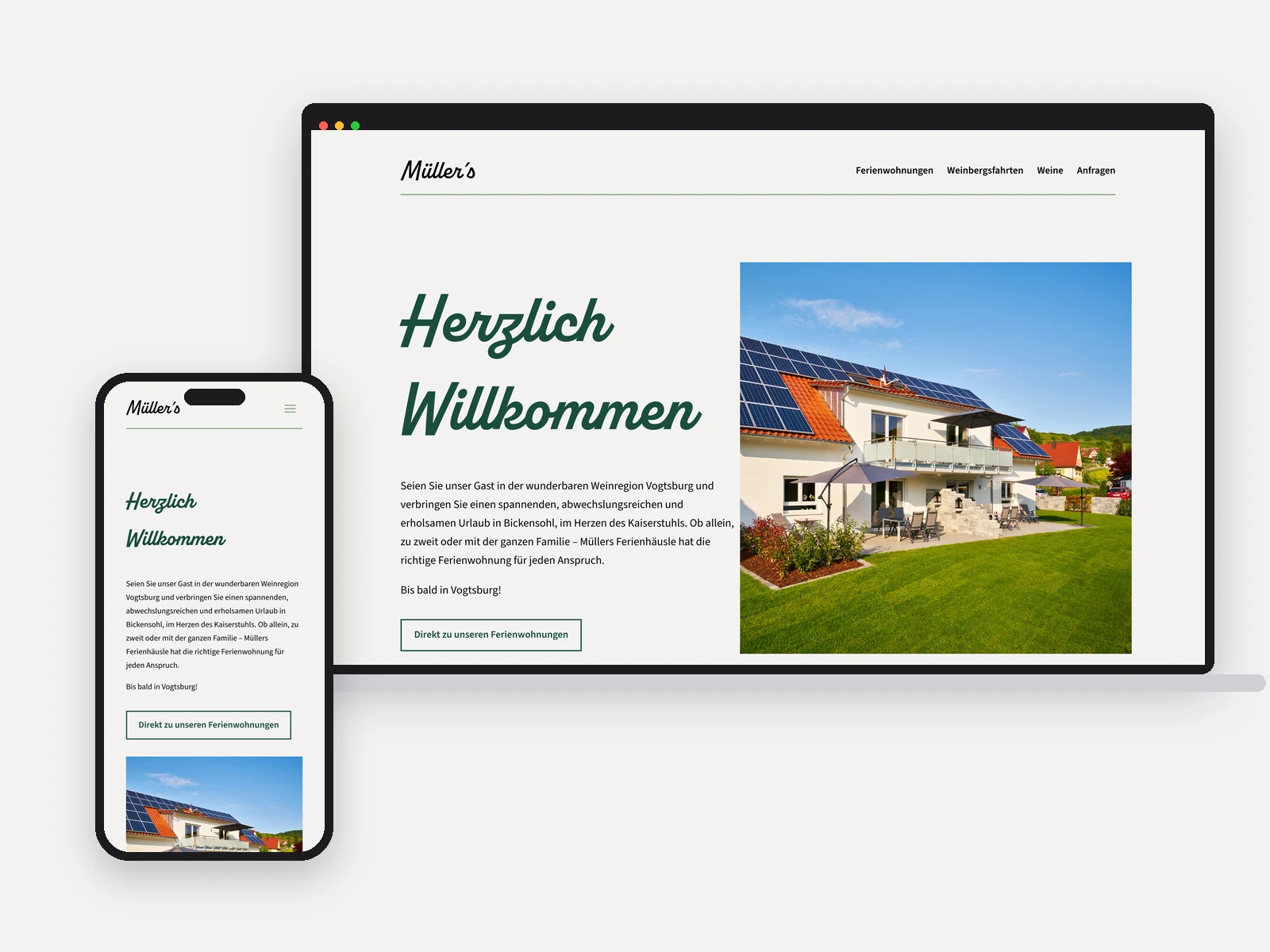 Notebook und Telefon mit der Startseite von Müller’s Ferienhäusern